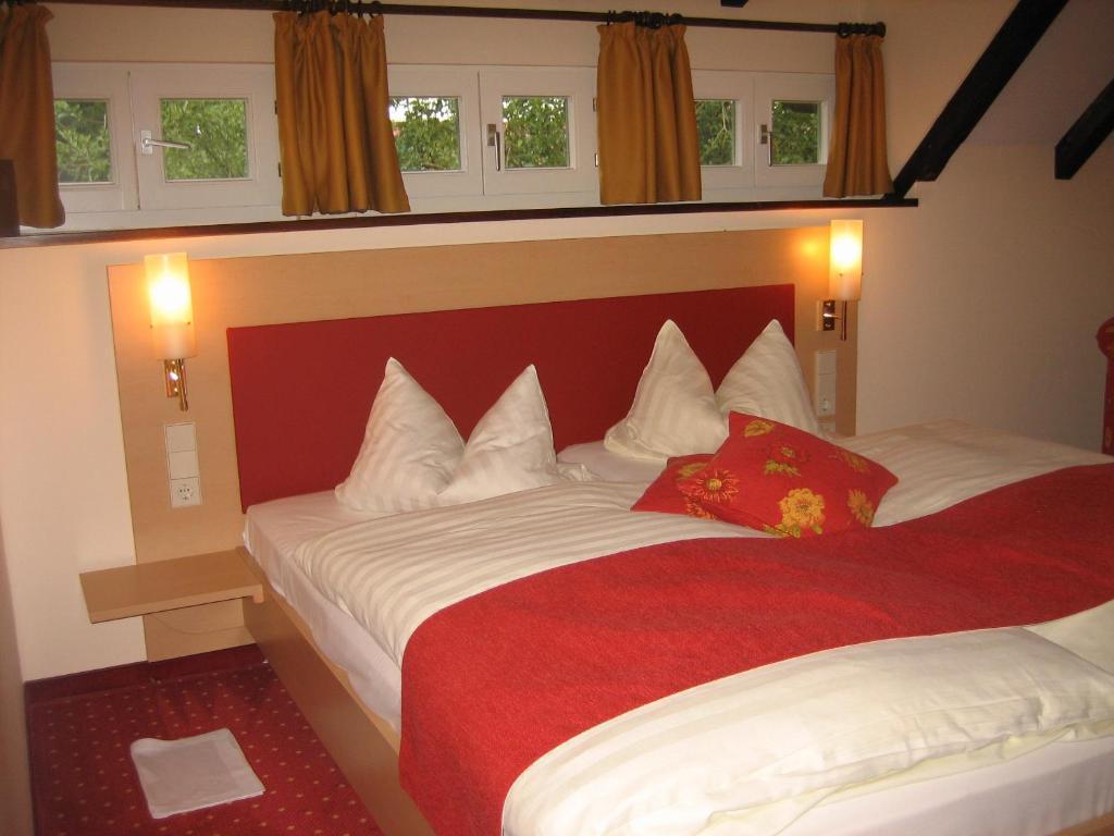 Hotel Hirschen Glottertal Phòng bức ảnh